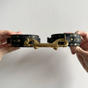 ARCHIVAL THIN STUDDED CUFFS BLACK / MEDIUM TO LARGE