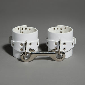 CORNER STUDDED WRIST CUFFS WHITE