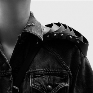 LAYERED SHOULDER PIECE BAG