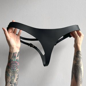 ARCHIVAL CUT OUT KNICKERS BLACK / MEDIUM