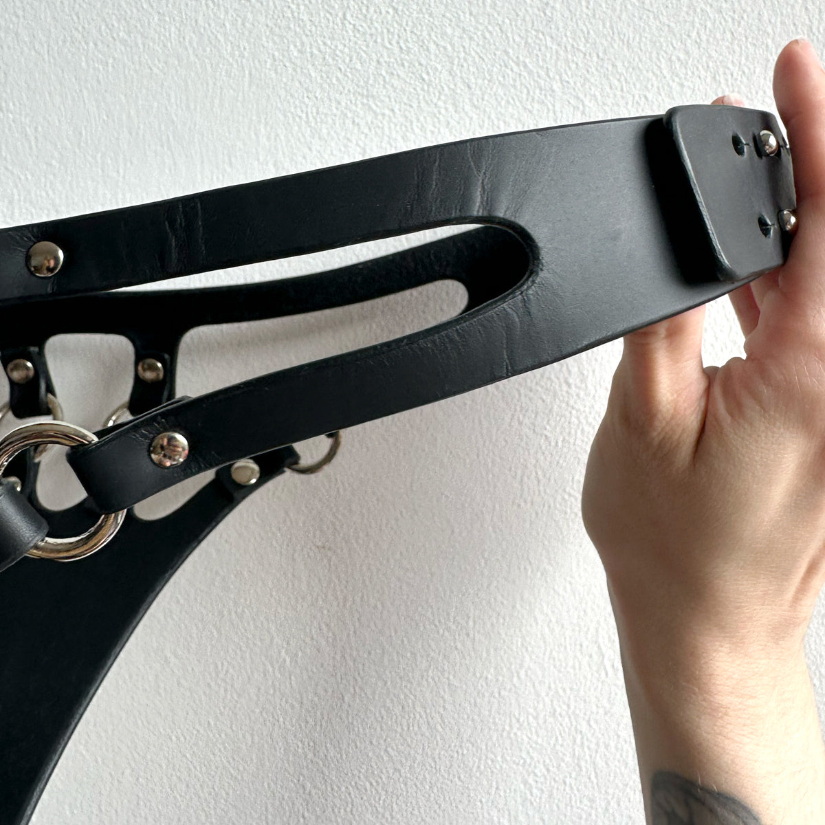 ARCHIVAL O-RING CUT OUT KNICKERS BLACK / MEDIUM