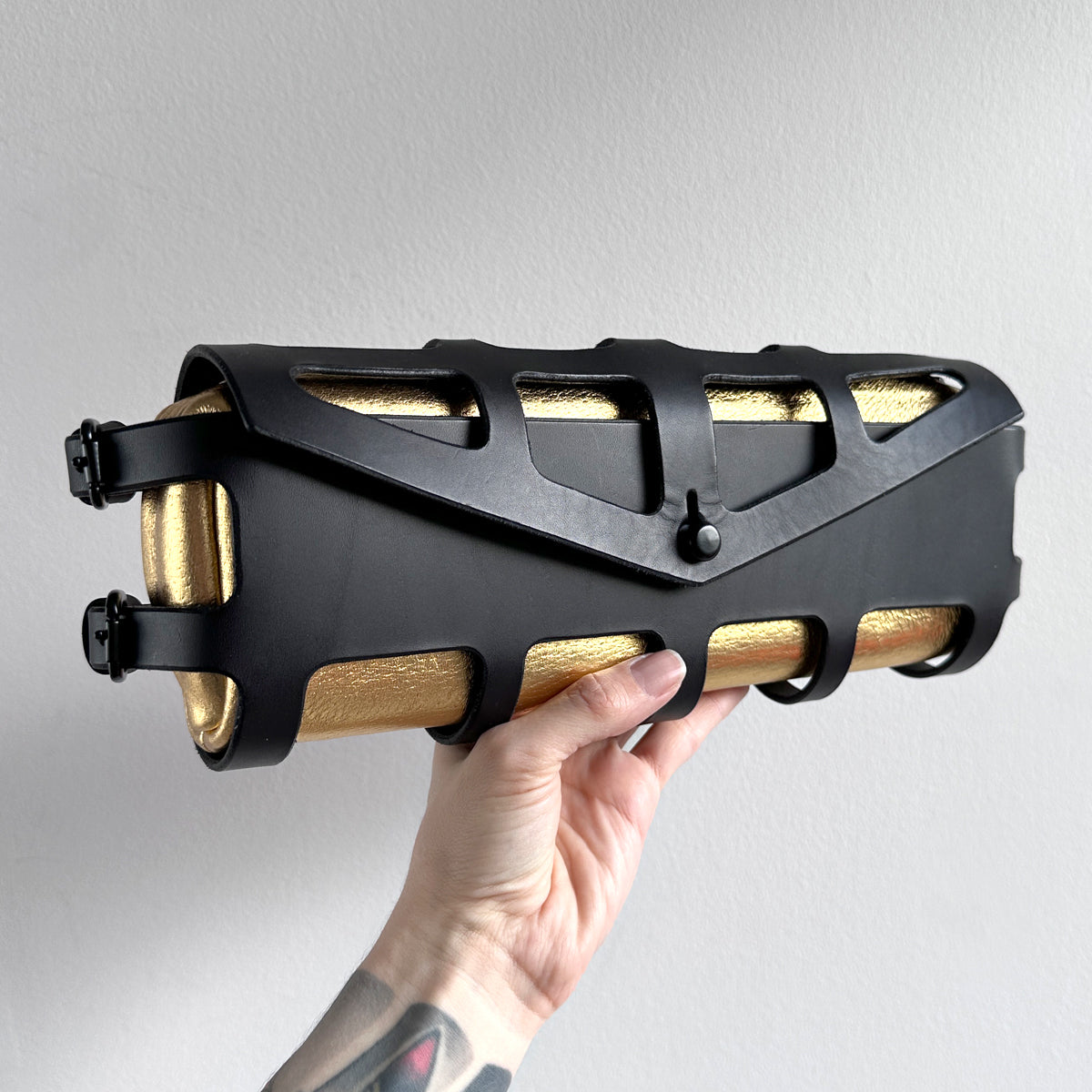 ARCHIVAL HARNESS CLUTCH BLACK &amp; GOLD