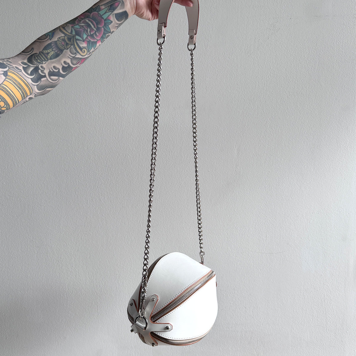 ARCHIVAL MULTI ZIP BAG IVORY