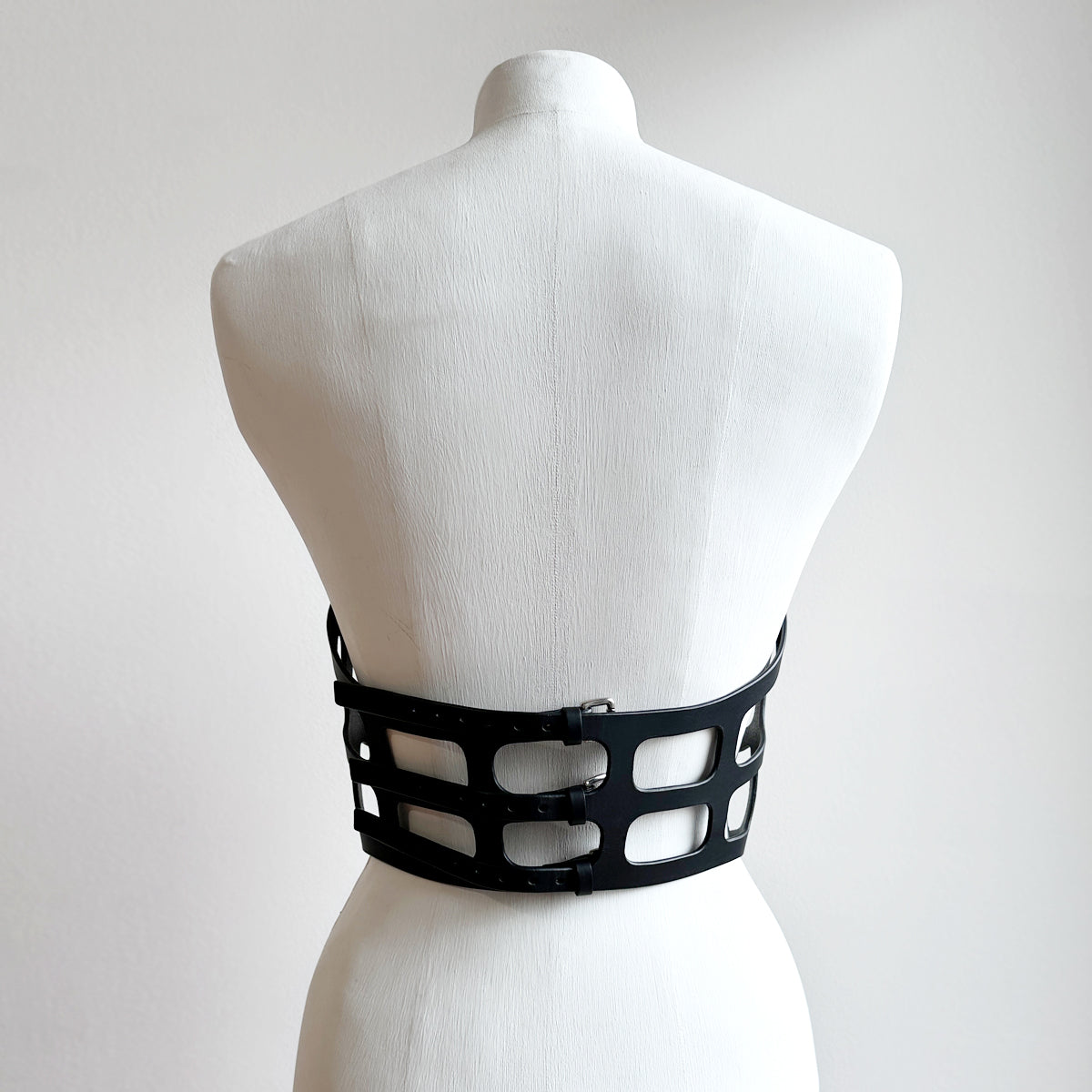 ARCHIVAL CUT OUT UNDERBUST CORSET BLACK / SMALL