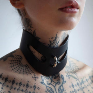 CURVED CUT OUT COLLAR