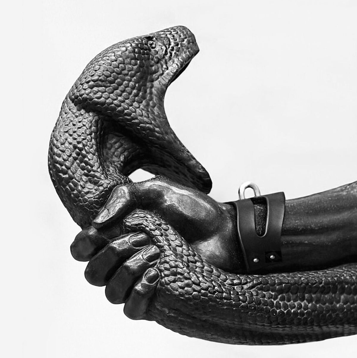 CUT OUT CUFFS | Cuffs | Fleet Ilya