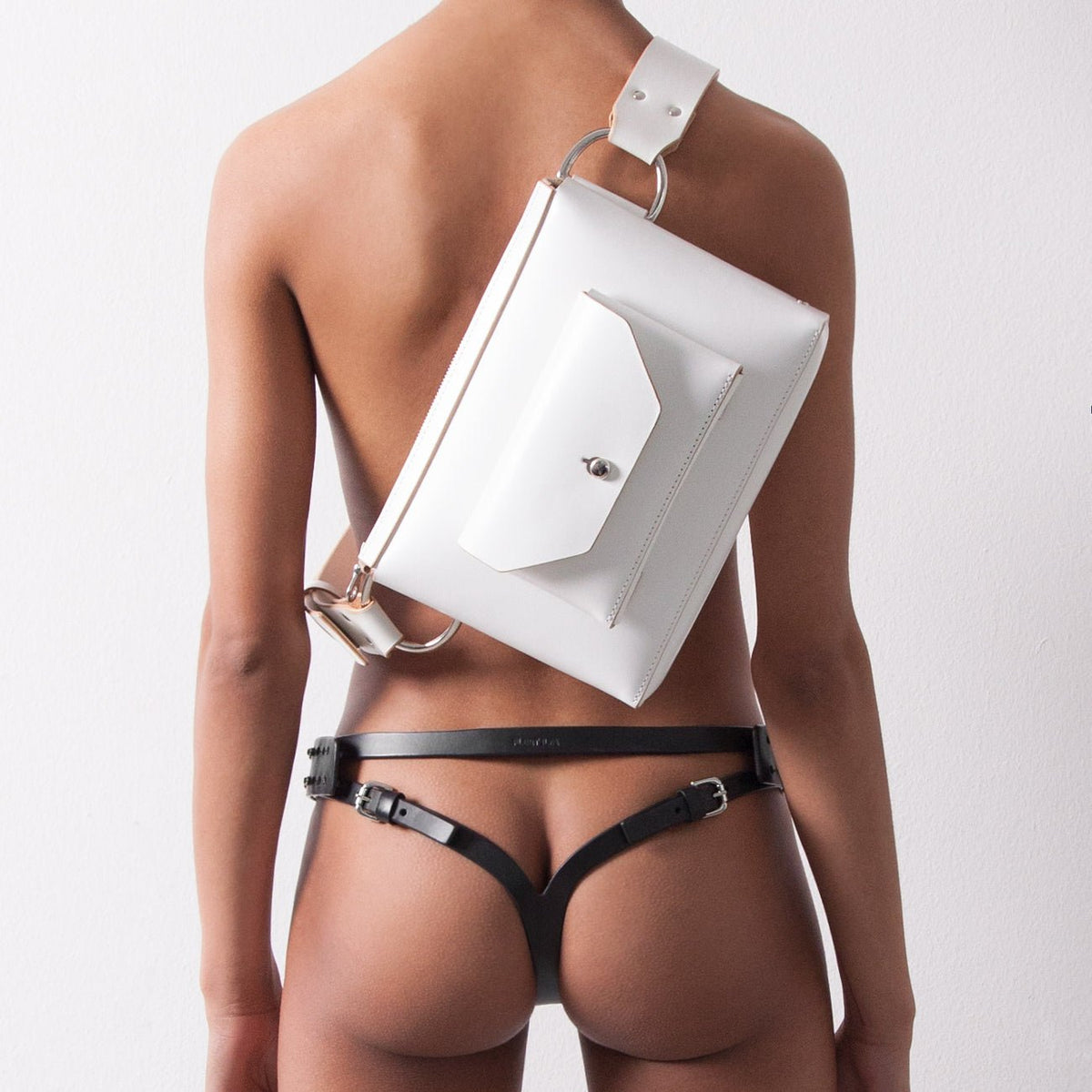 POCKET POUCH BAG - IVORY | AUTUMN WINTER 20 | Fleet Ilya