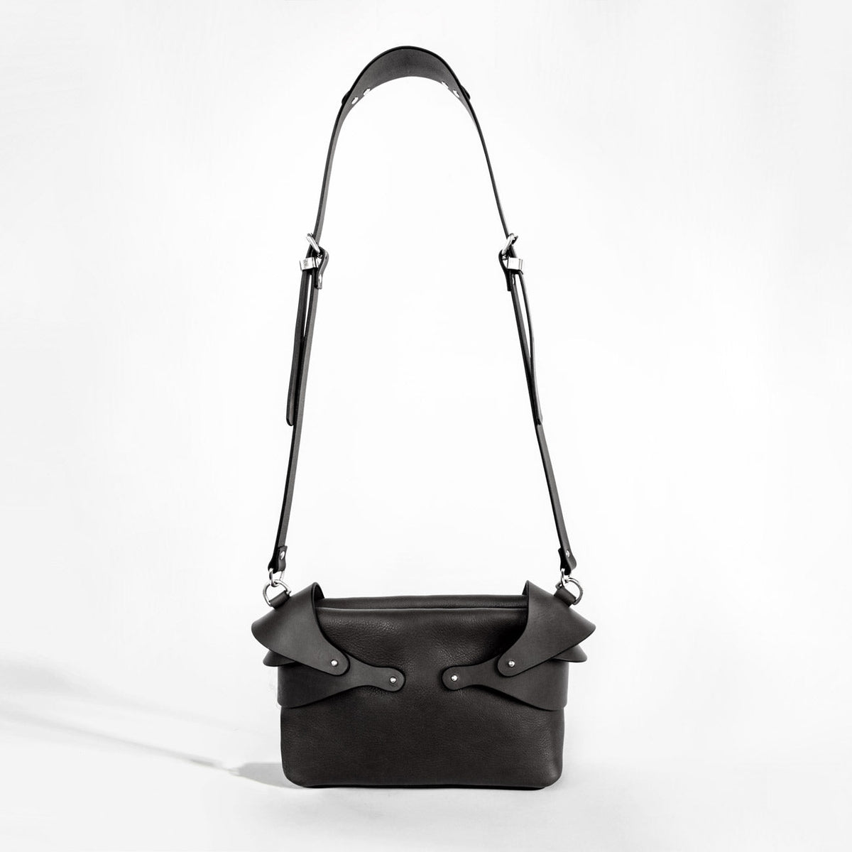 fleet ilya shoulder piece bag