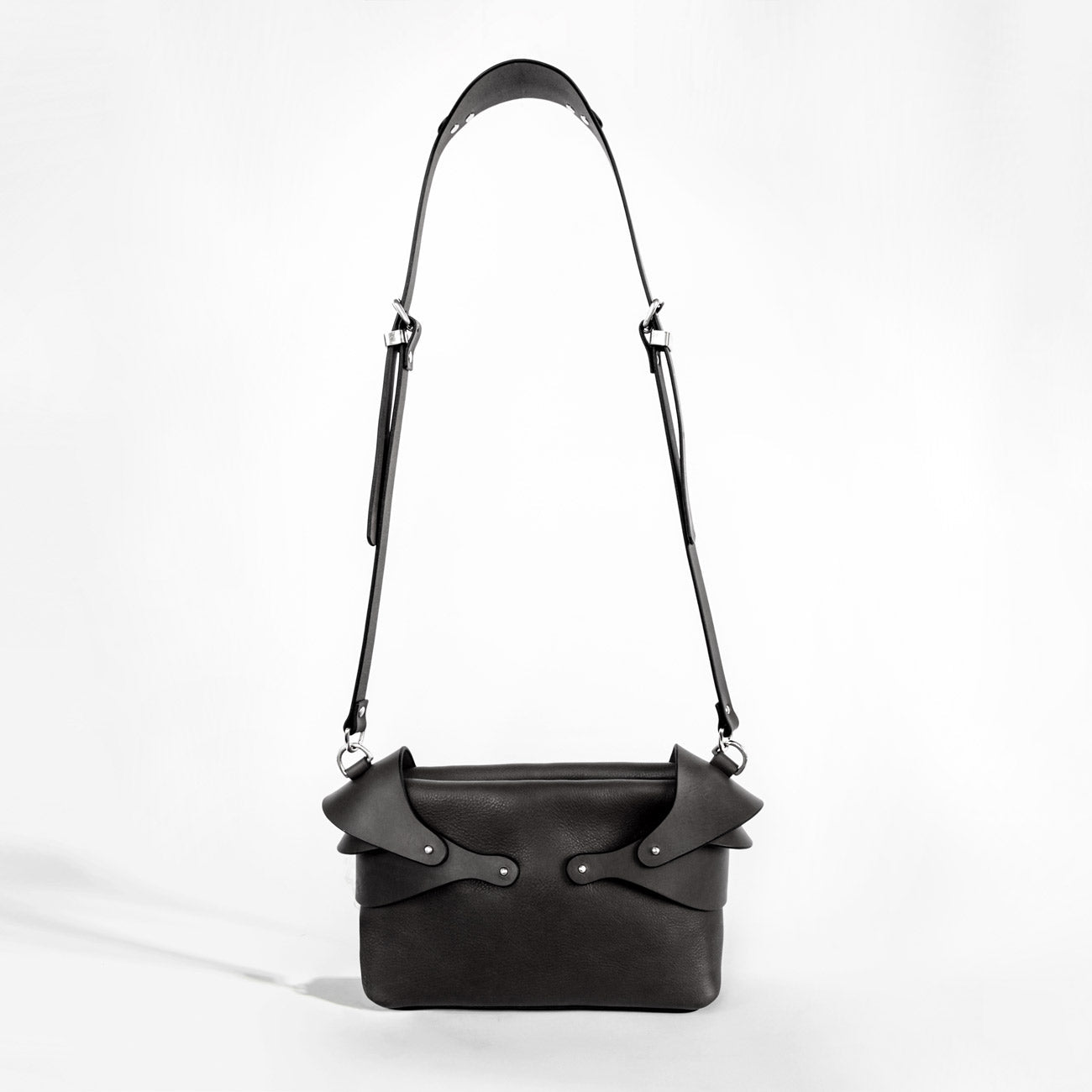 fleet ilya shoulder piece bag