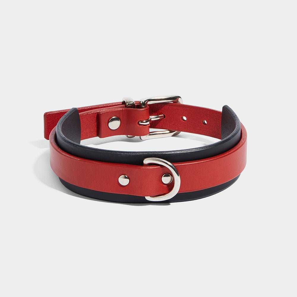 WING COLLAR BLACK & RED | Restraint Collars | Fleet Ilya